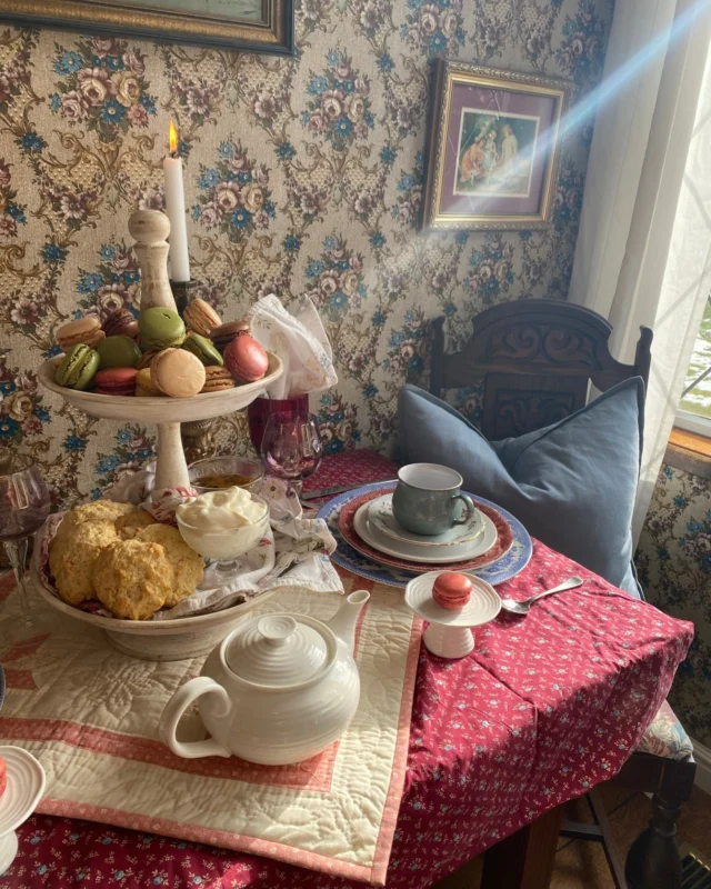 A Cozy Afternoon Tea One of the greatest things to throw together for last minute company is an afternoon tea. It is the perfect balance of low key, cozy, and a touch of warmth. You can put out a variety of sweets treats, savory baked goods, and different spreads. Tea is also an easy pantry item to always have on hand....

https://domaypie.com/afternoon-tea-time-essentials-for-the-most-perfect-cozy-party/